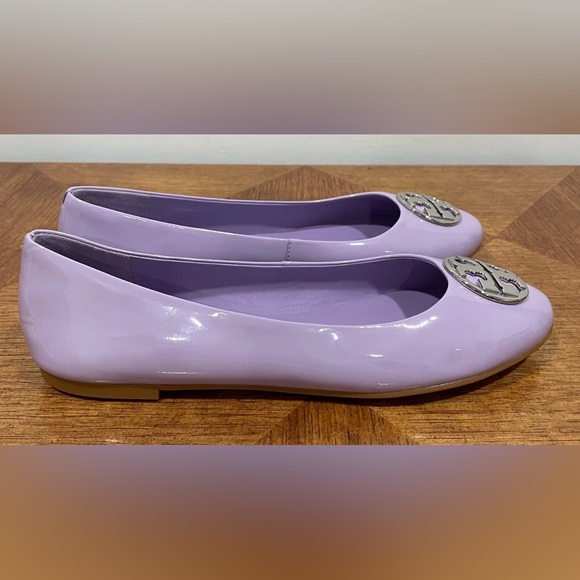 Tory Burch Lilac Flats with Silver Logo 8 - Picture 6 of 14